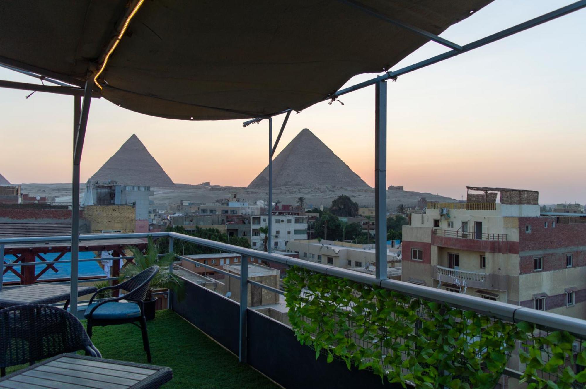 The Pyramids Gate Inn Kafret el-Gabal Eksteriør billede