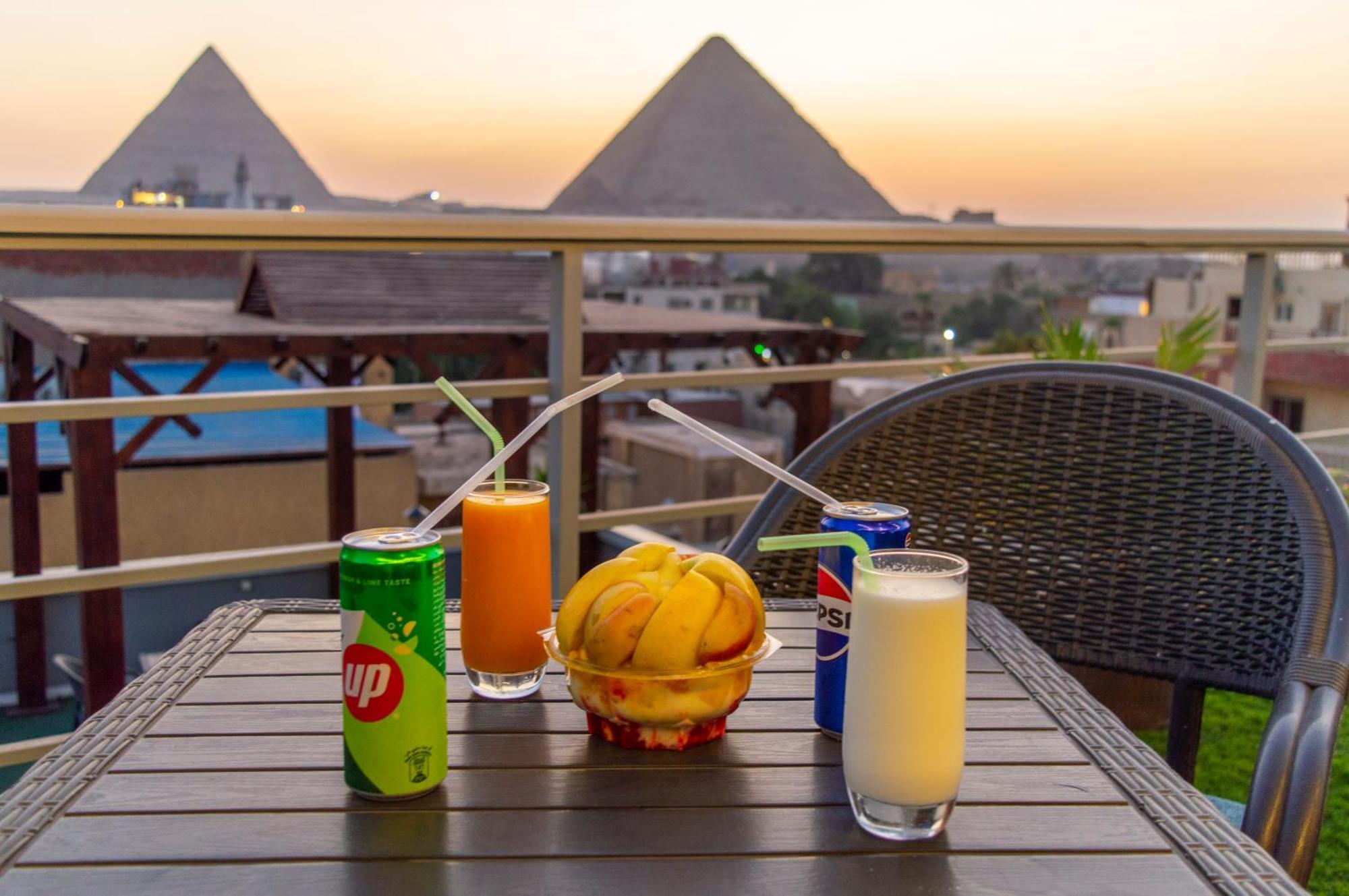 The Pyramids Gate Inn Kafret el-Gabal Eksteriør billede