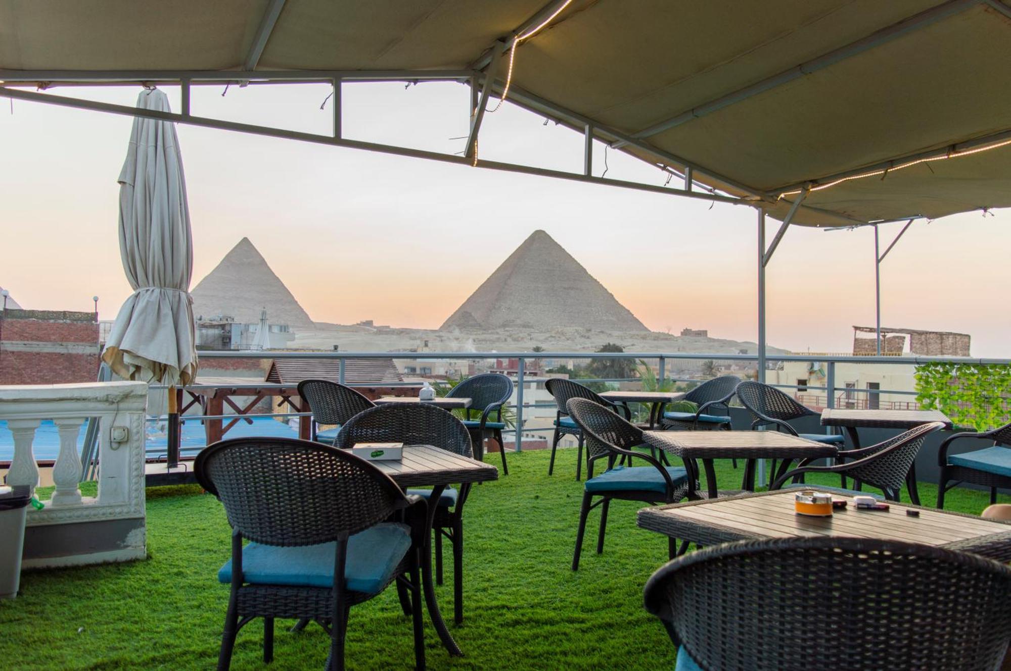 The Pyramids Gate Inn Kafret el-Gabal Eksteriør billede