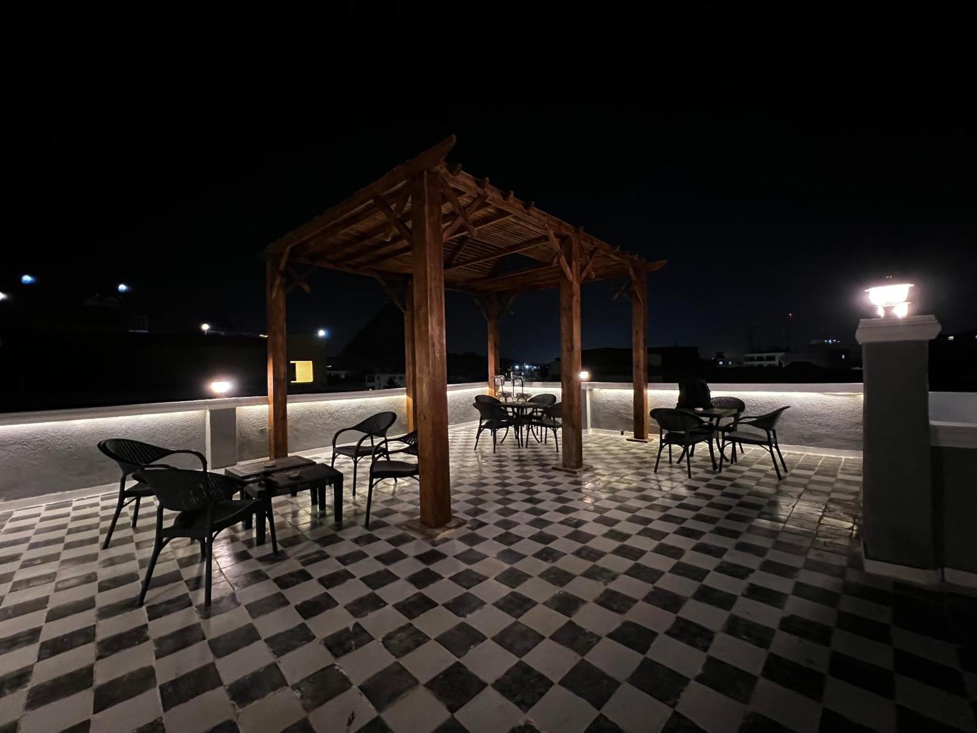 The Pyramids Gate Inn Kafret el-Gabal Eksteriør billede