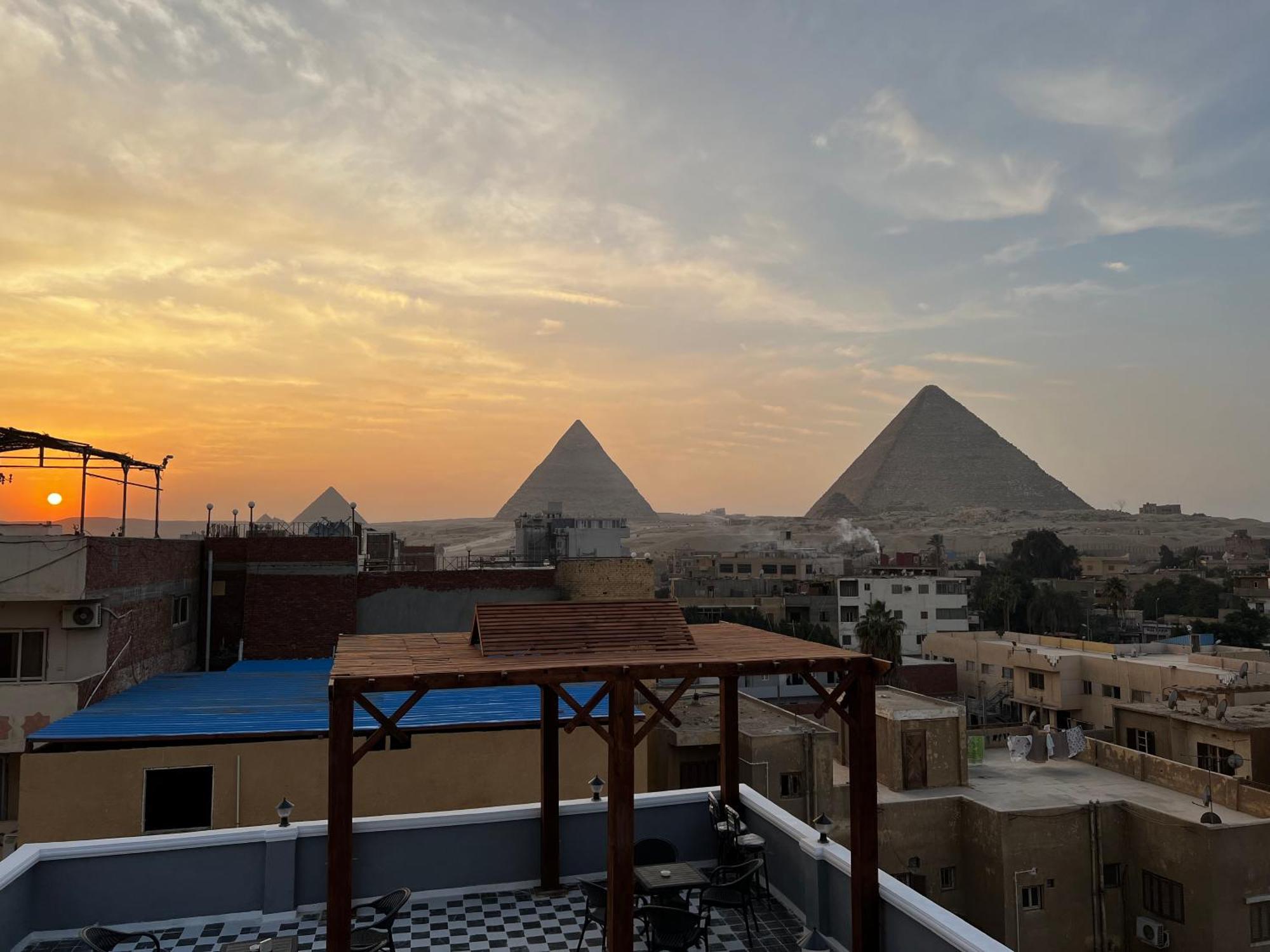 The Pyramids Gate Inn Kafret el-Gabal Eksteriør billede