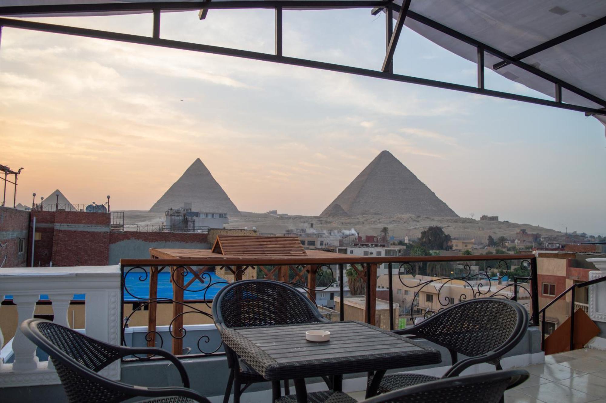 The Pyramids Gate Inn Kafret el-Gabal Eksteriør billede